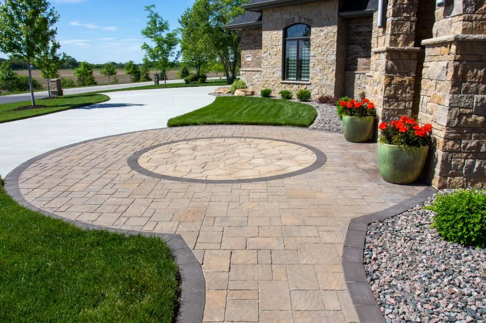 Patio Walkways and Drive Ways Pic1