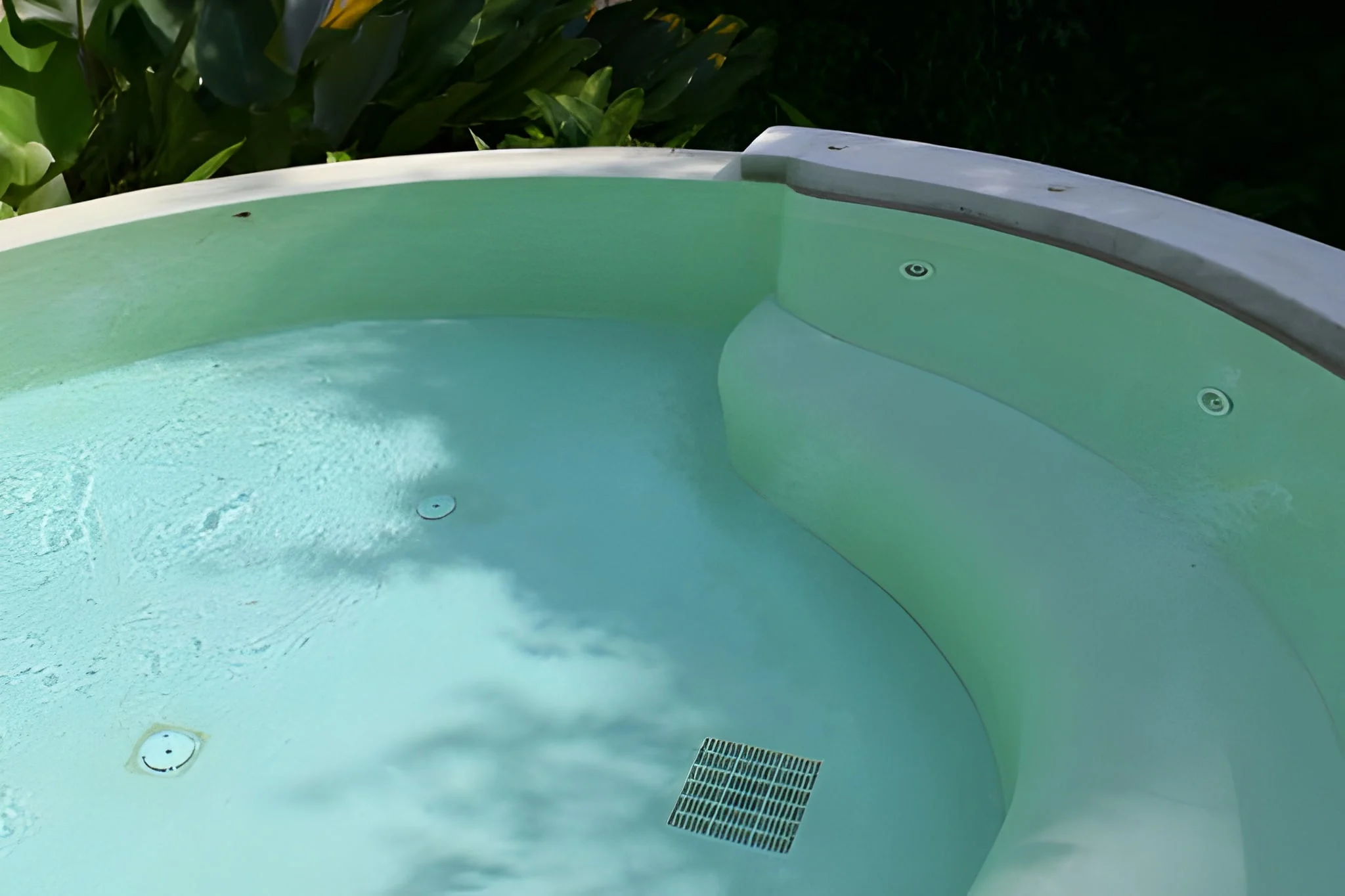 steptodown.com815991 (1) Ciscon Landscaping and Outdoor Living|fiber glass pools burlington